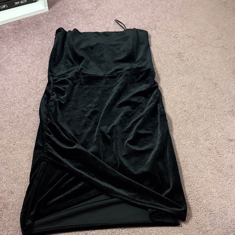 Windsor Black Strapless Velvet Dress